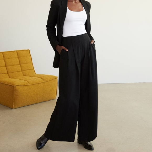 Wide leg classic petite pant in good condition - Picture 3 of 5